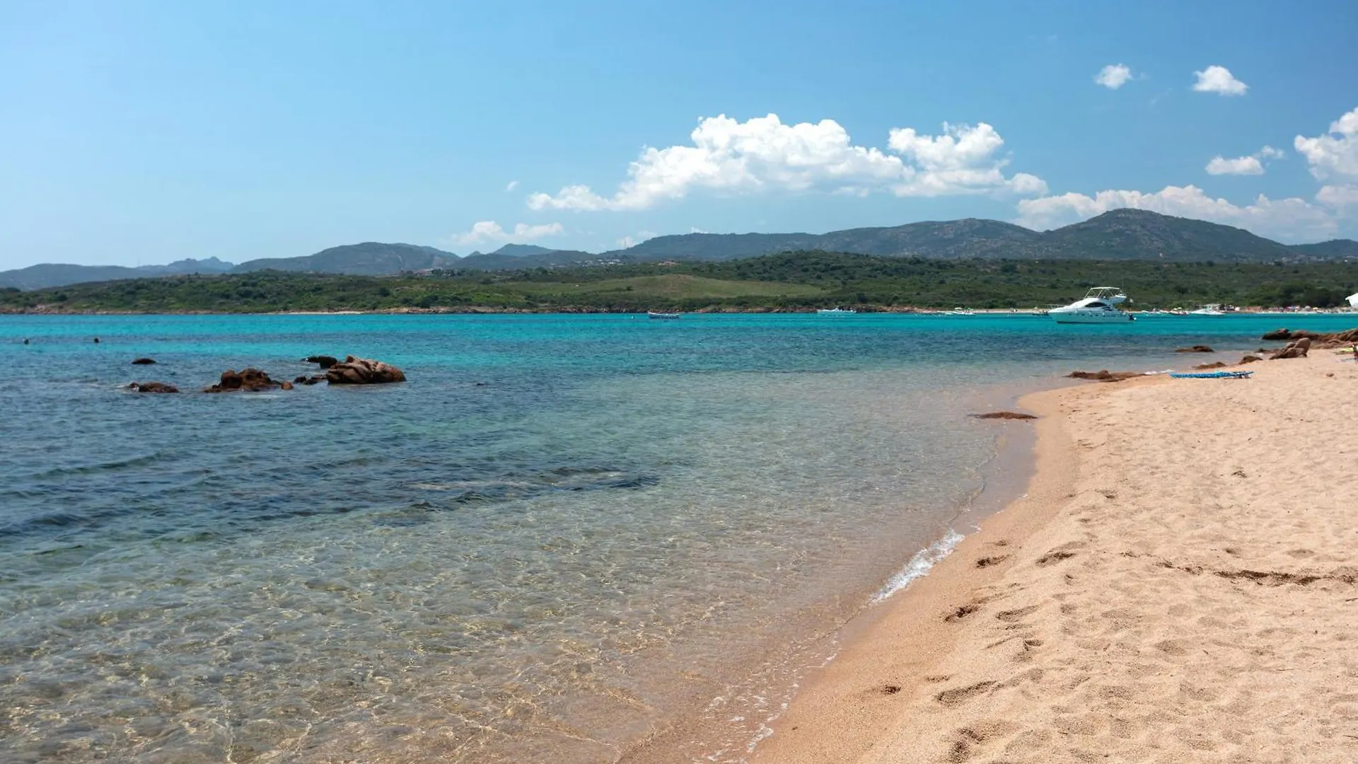Baia Dorata Beach Apartment Porto Istana 0*,