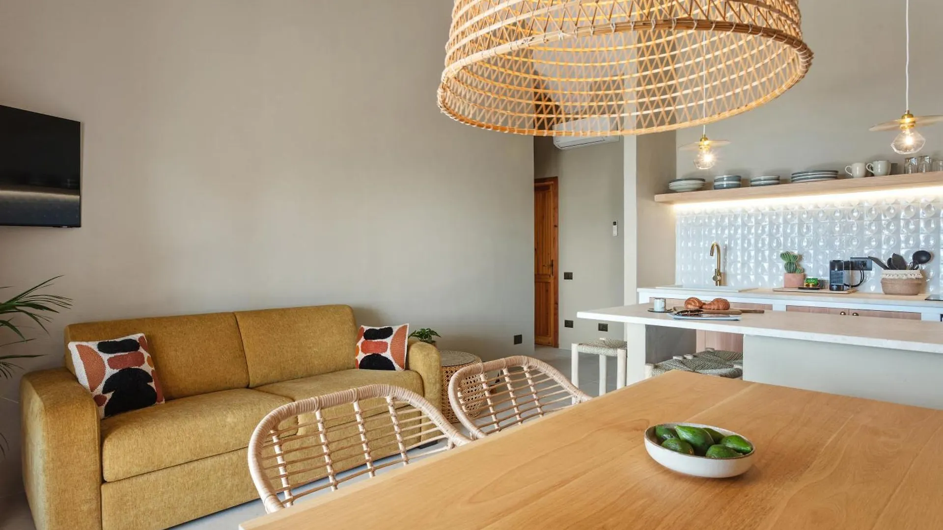 Baia Dorata Beach Apartment Porto Istana 0*,  Italien