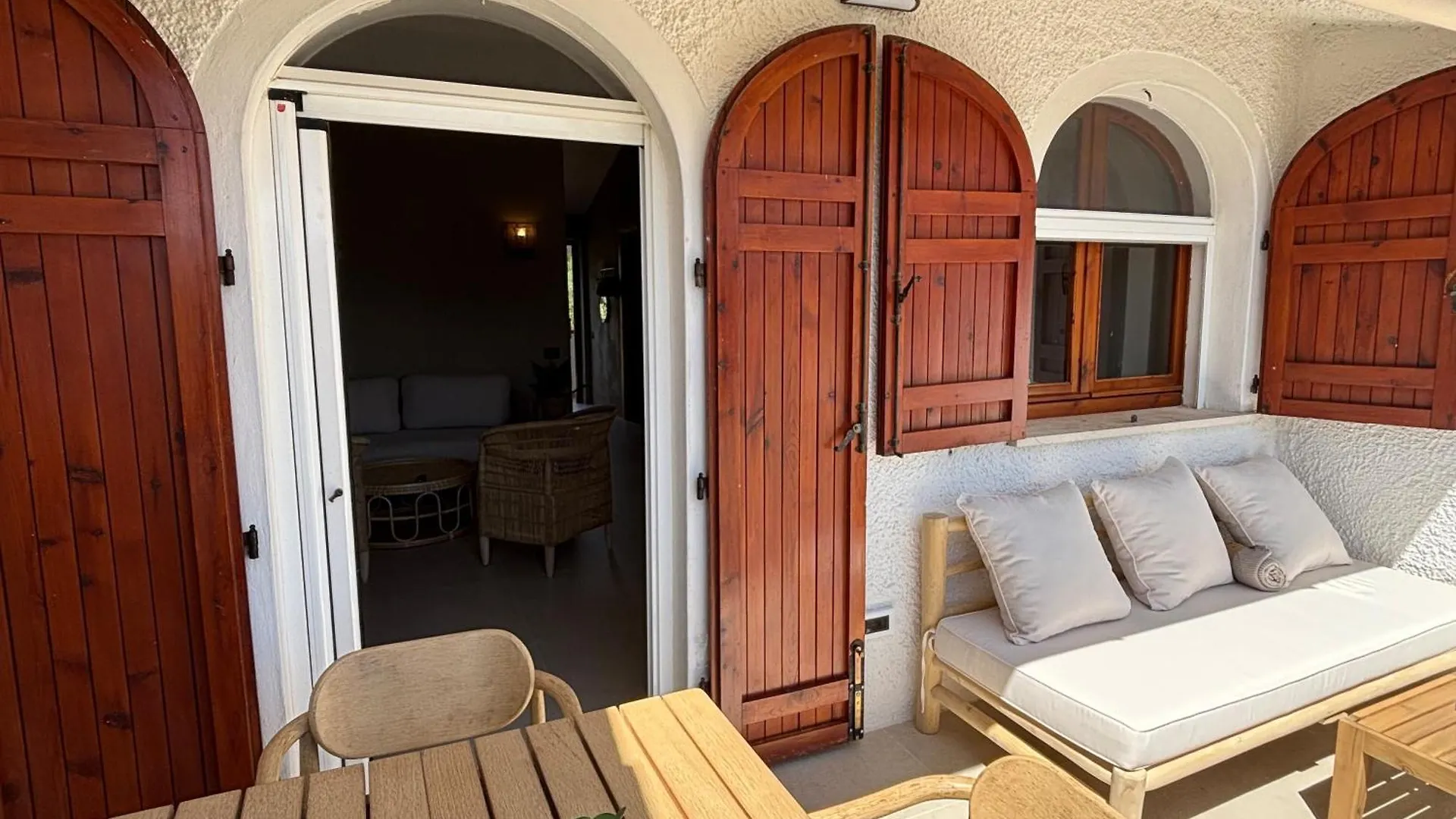 Baia Dorata Beach Apartments Porto Istana