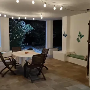 Casa vacanze Le Farfalle In Trifamiliare, Porto Istana