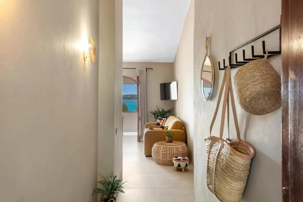 Baia Dorata Beach Apartment Porto Istana