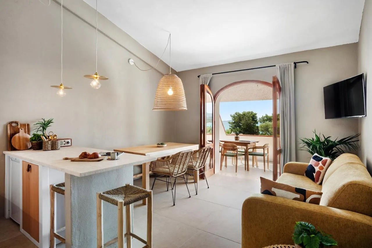 Baia Dorata Beach Apartment Porto Istana