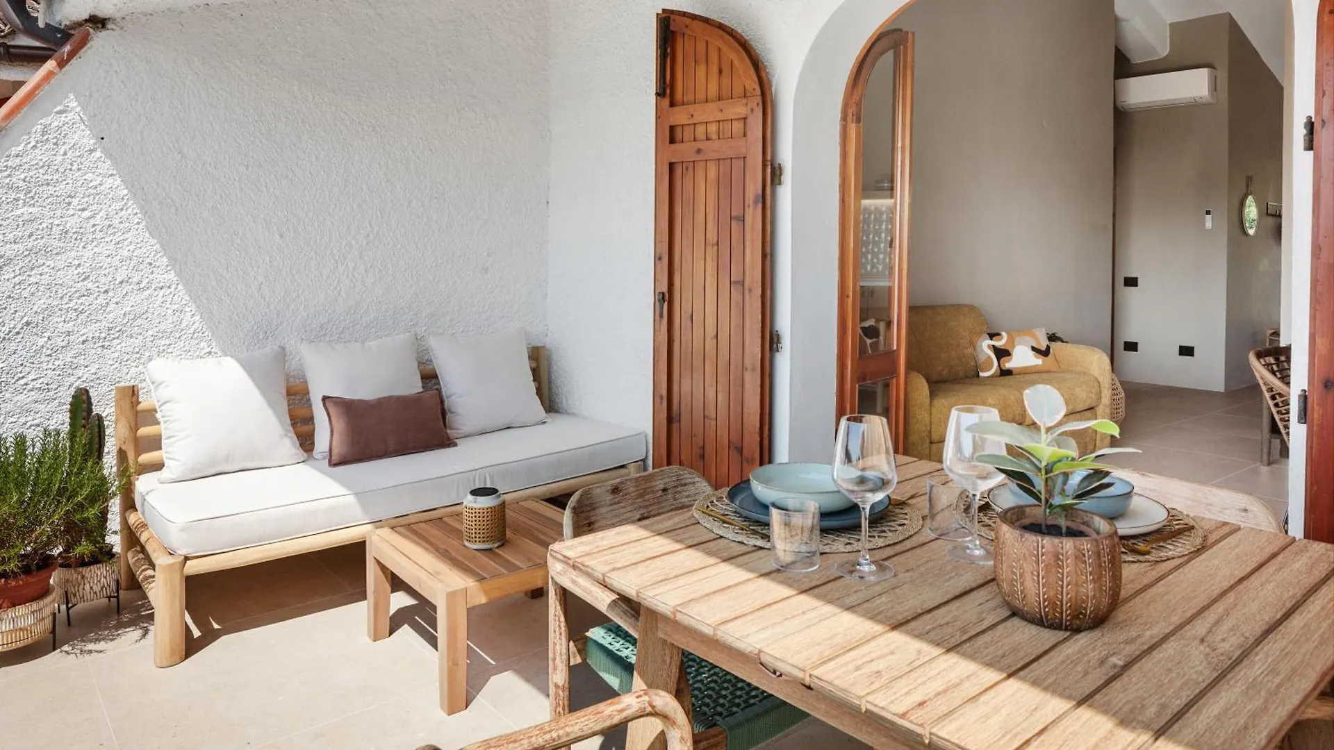 Baia Dorata Beach Apartment Porto Istana