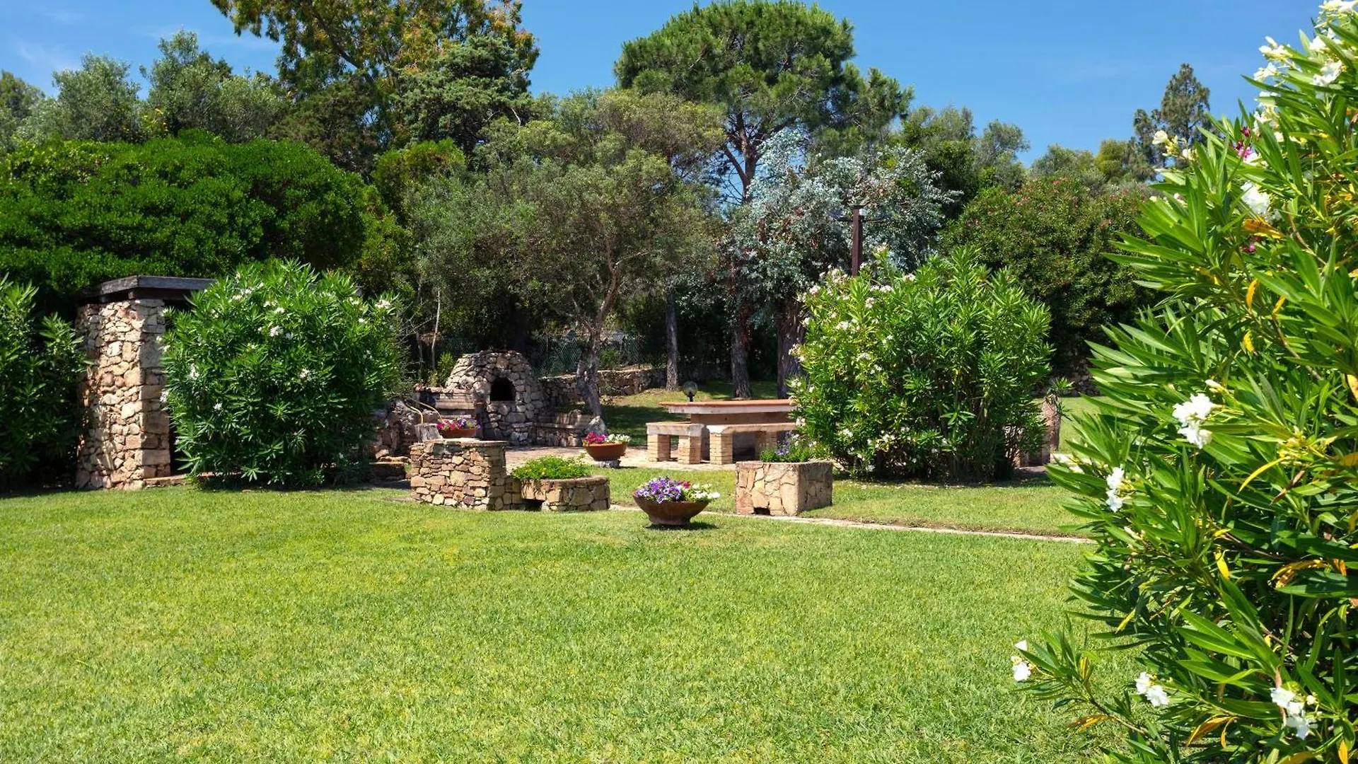 Baia Dorata Beach Apartment Porto Istana Italy
